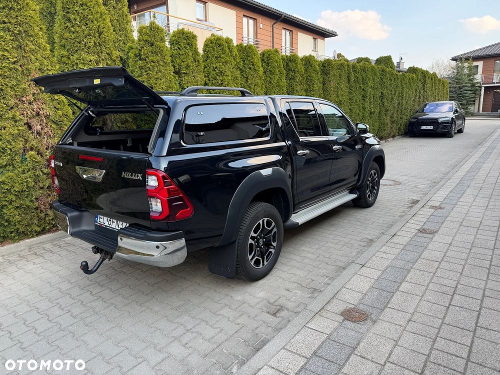 Toyota Hilux 2.8 D-4D Double Cab SR5 4x4 - 5