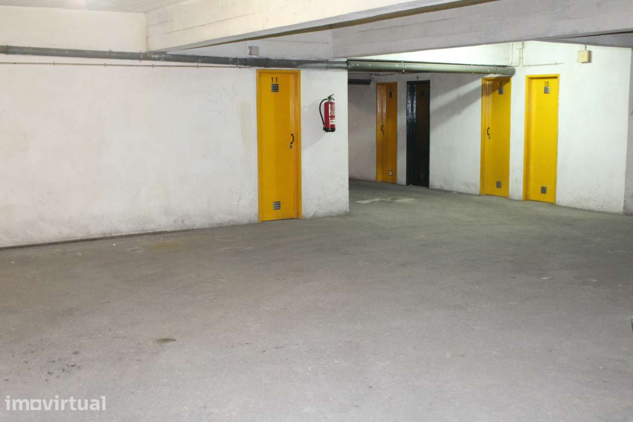 Garagem / BOX / Armazém centro da cidade Torres Vedras - Grande imagem: 4/19