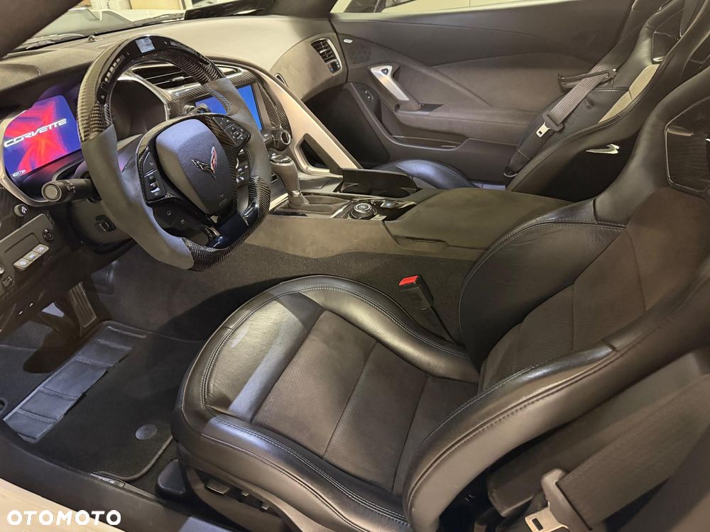 Chevrolet Corvette - 20