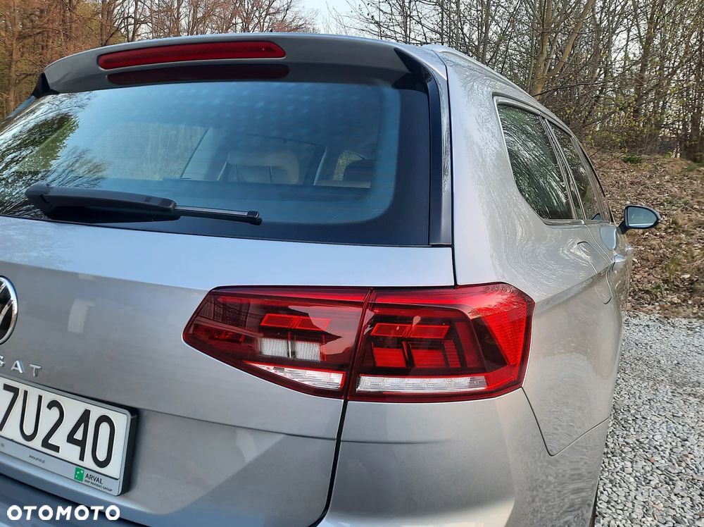 Volkswagen Passat 2.0 TDI Elegance DSG - 13