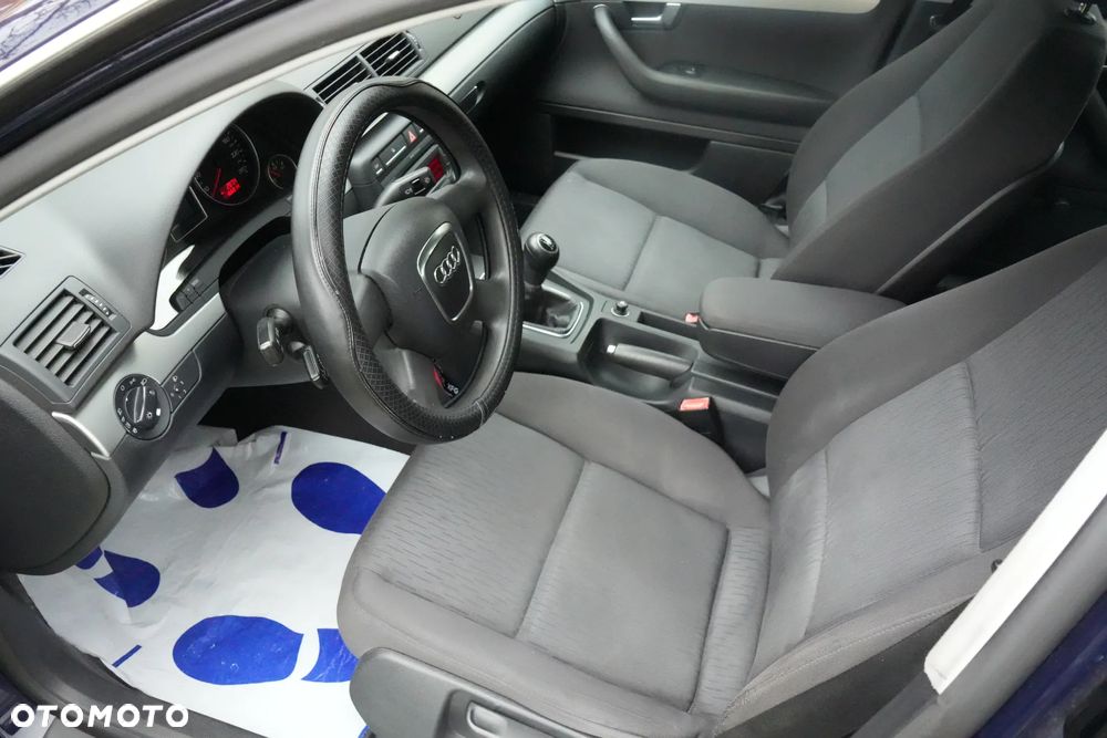 Audi A4 Limousine - 13