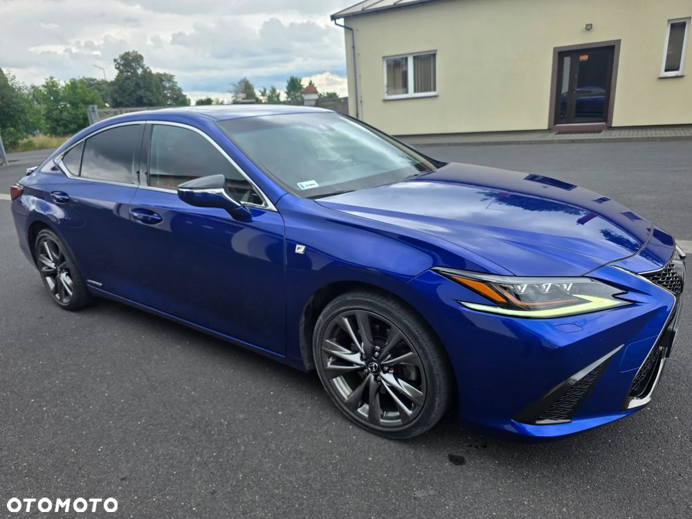 Lexus ES 300h F Sport - 4