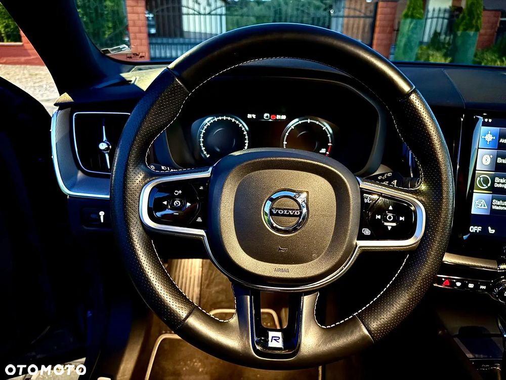 Volvo XC 60 D4 AWD R-Design - 31