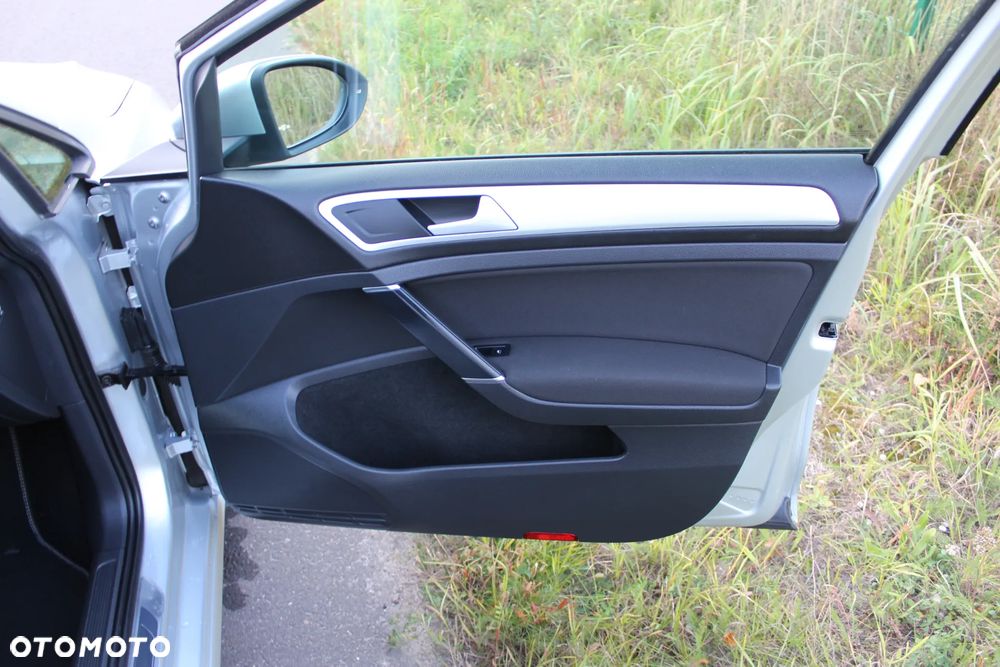 Volkswagen Golf - 21