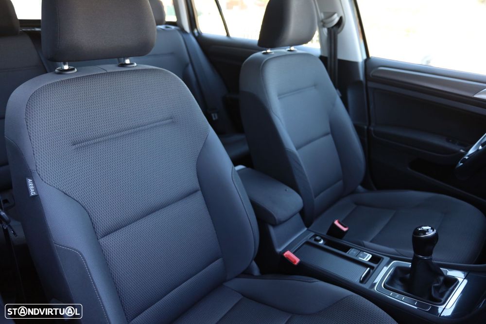 VW Golf Variant 1.6 TDi Highline - 14