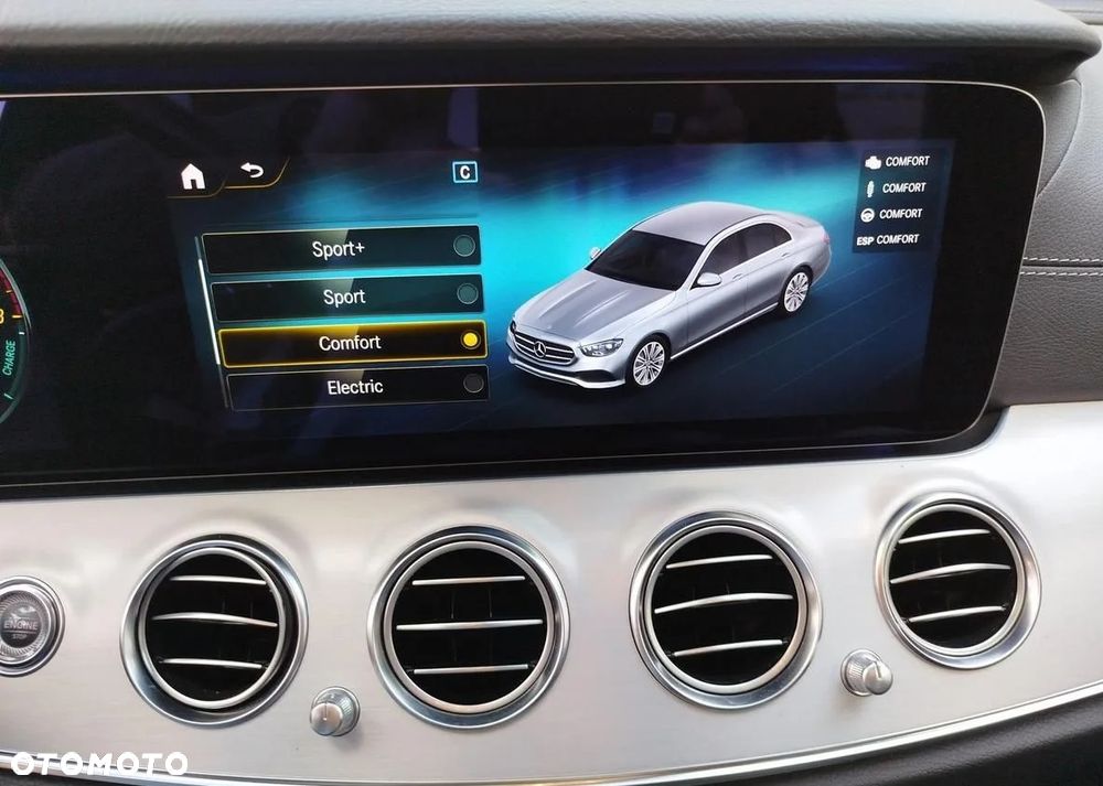 Mercedes-Benz Klasa E 300 9G-TRONIC AMG Line - 20