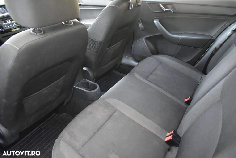Skoda RAPID 1.2 TSI Ambition - 11