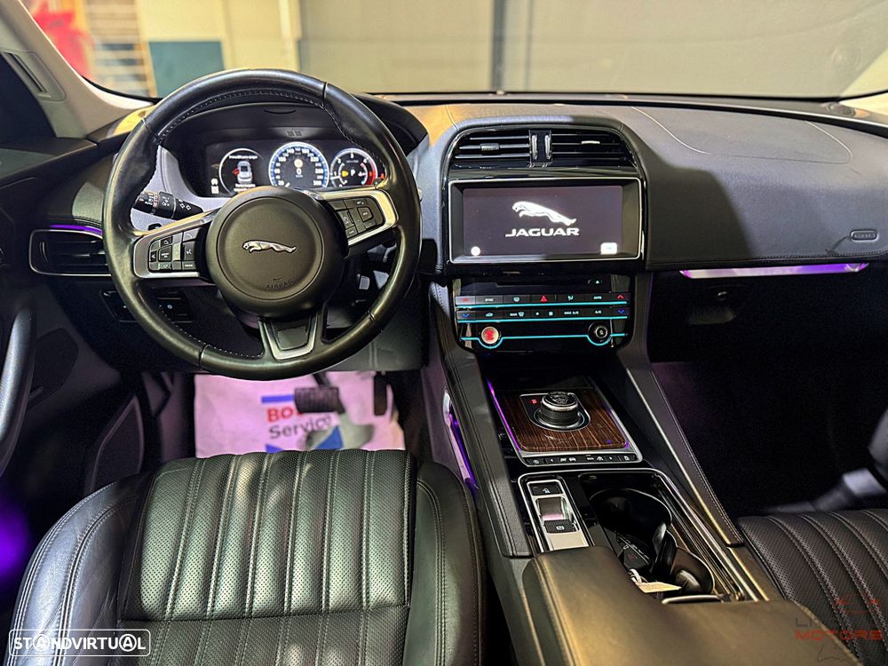 Jaguar F-Pace 25d AWD Aut. Portfolio - 21