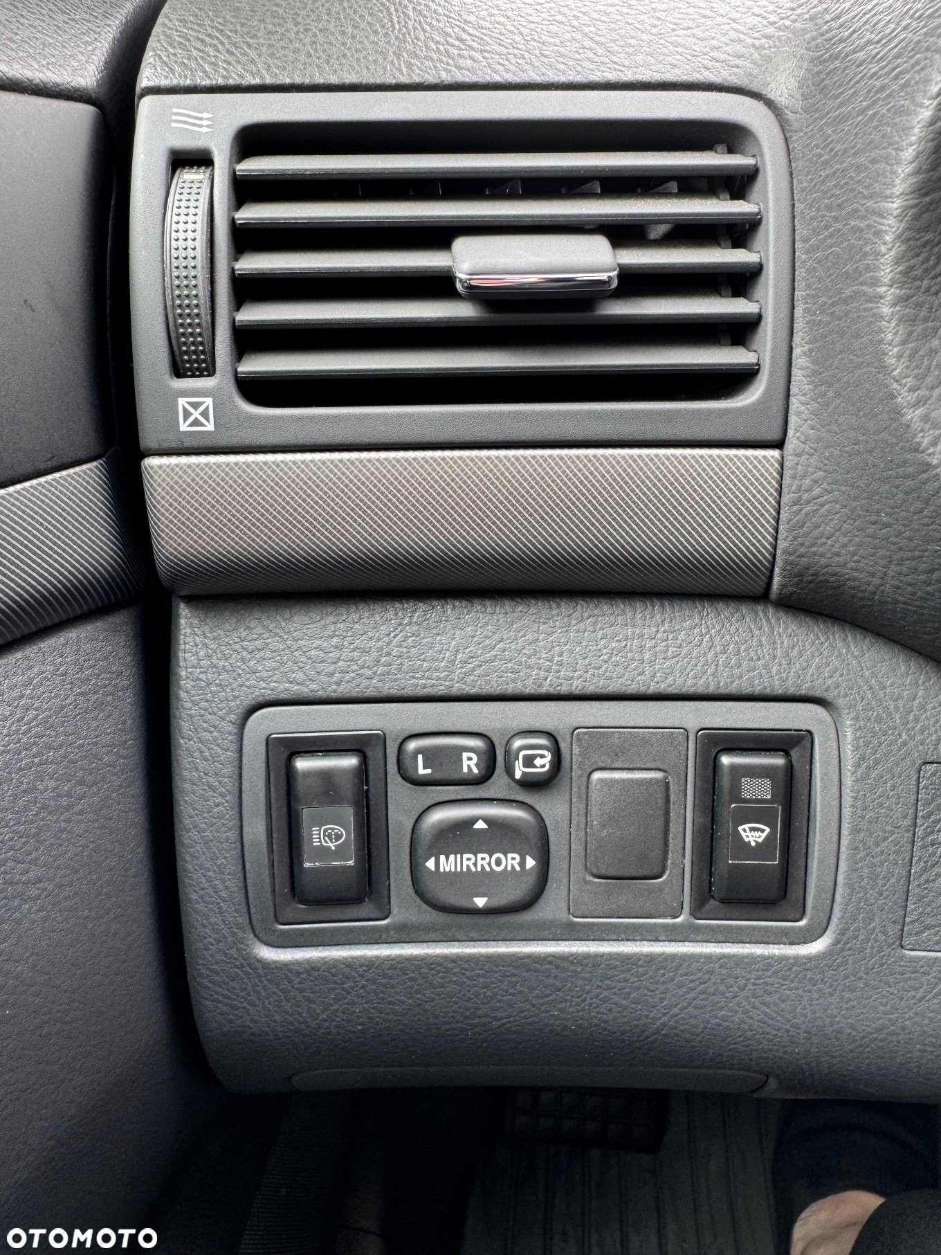 Toyota Avensis - 12