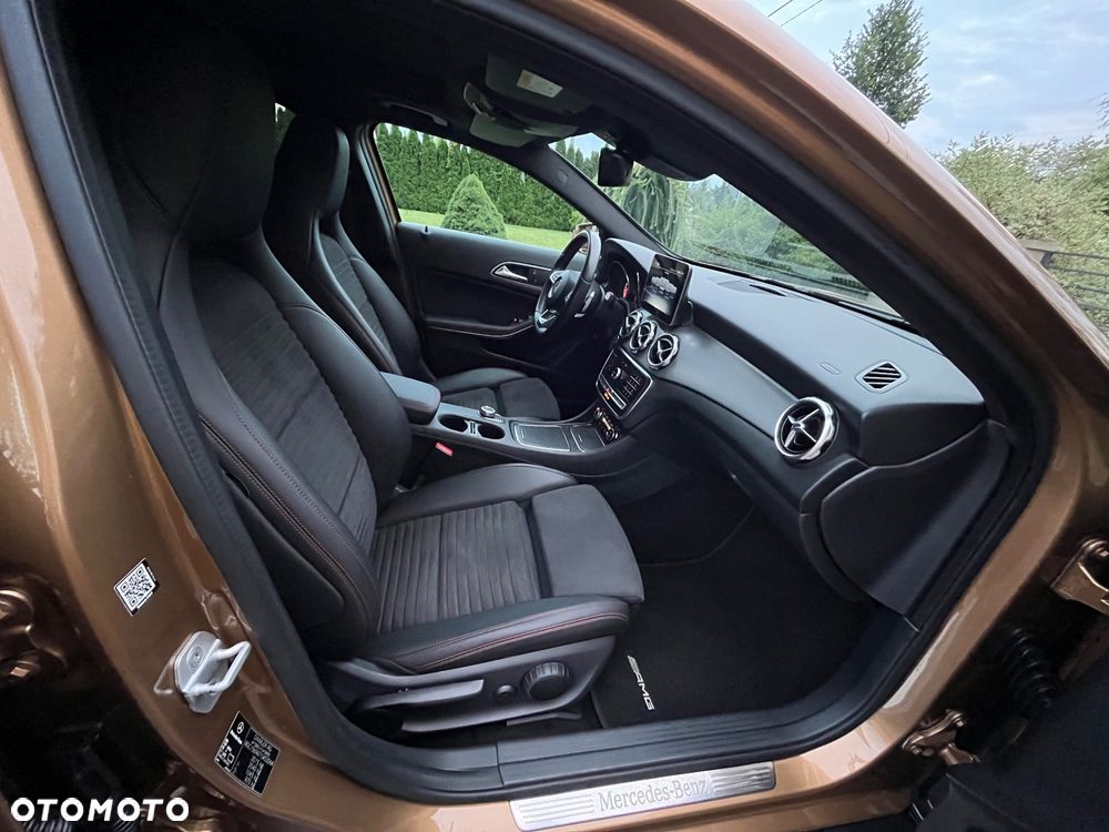 Mercedes-Benz GLA 220 4-Matic AMG Line - 20