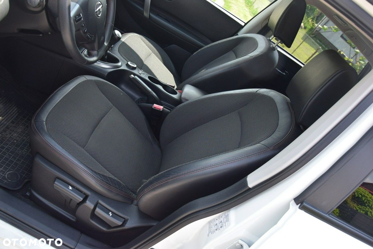 Nissan Qashqai 2.0 dCi 4 x 4 DPF lounge - 27