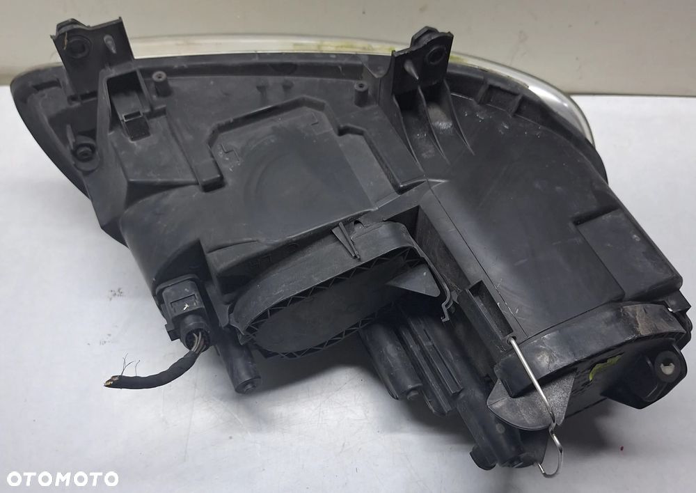 LAMPA HELLA LEWY PRZÓD- VOLKSWAGEN CADDY  /2009 ROK / EUROPA - 3