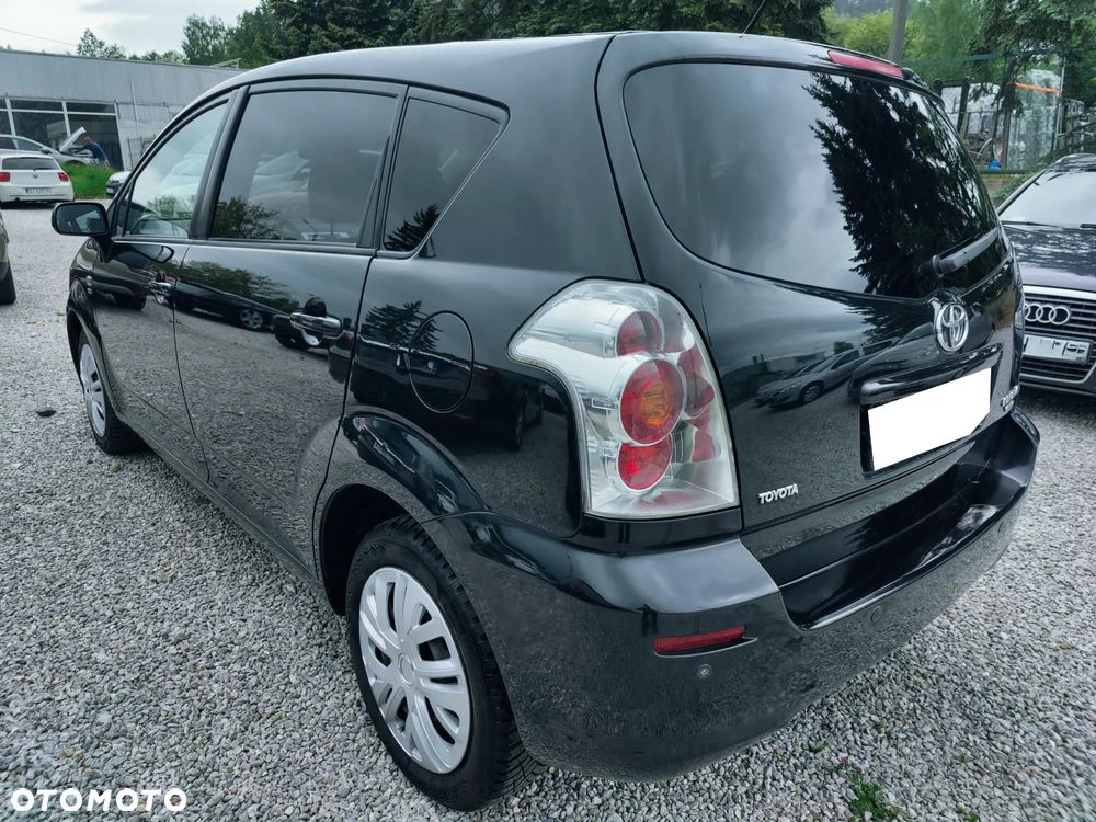 Toyota Corolla Verso - 17