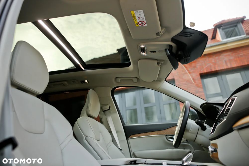 Volvo XC 90 B5 D AWD Plus Dark - 26