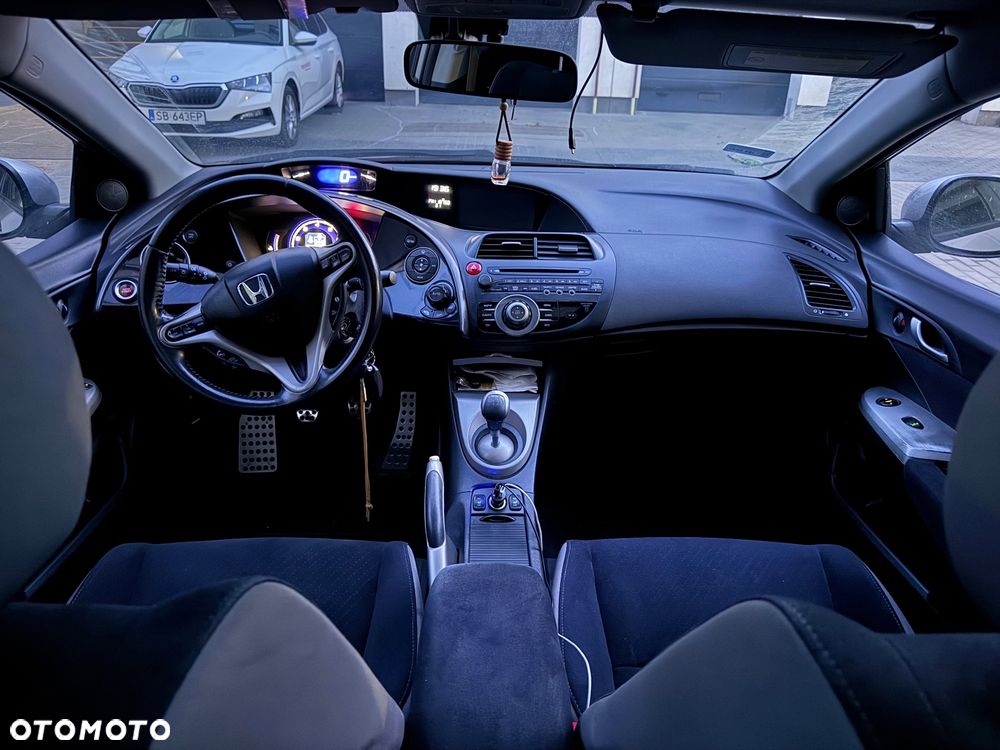Honda Civic 1.8 Executive NAVI - 11
