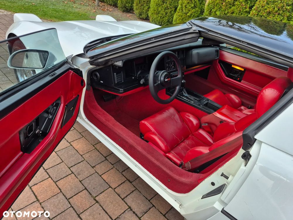 Chevrolet Corvette - 19