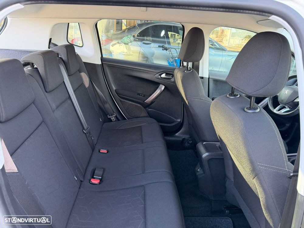 Peugeot 2008 1.2 PureTech Style - 14