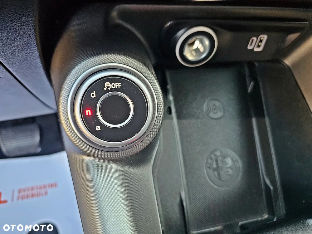 Alfa Romeo Tonale 1.5 VGT Ti - 26