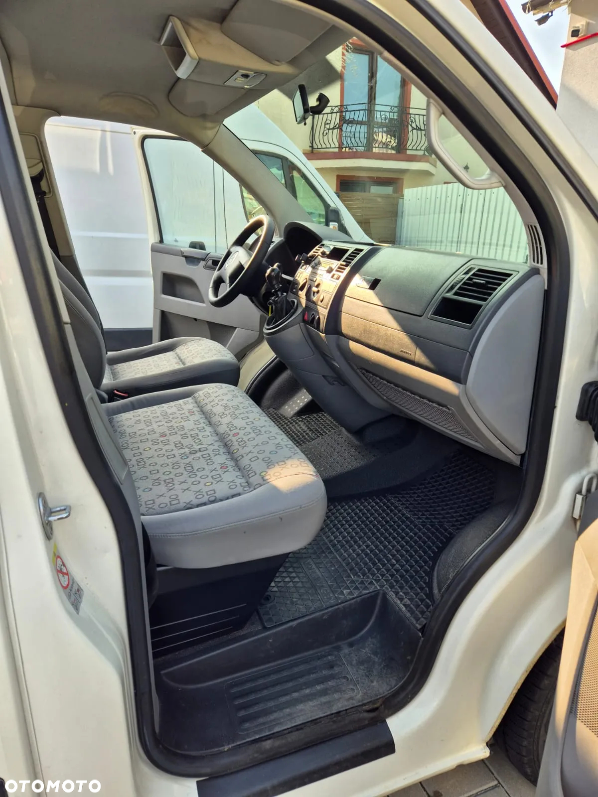 Volkswagen Transporter T5 TDI L1H2 - 11