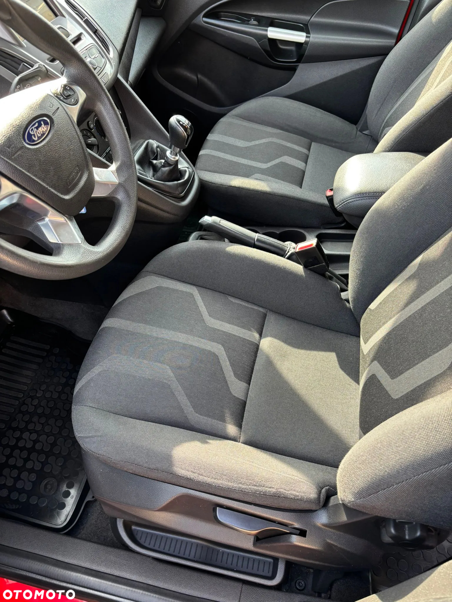 Ford Tourneo Connect 1.5 TDCi Start-Stop Titanium - 16