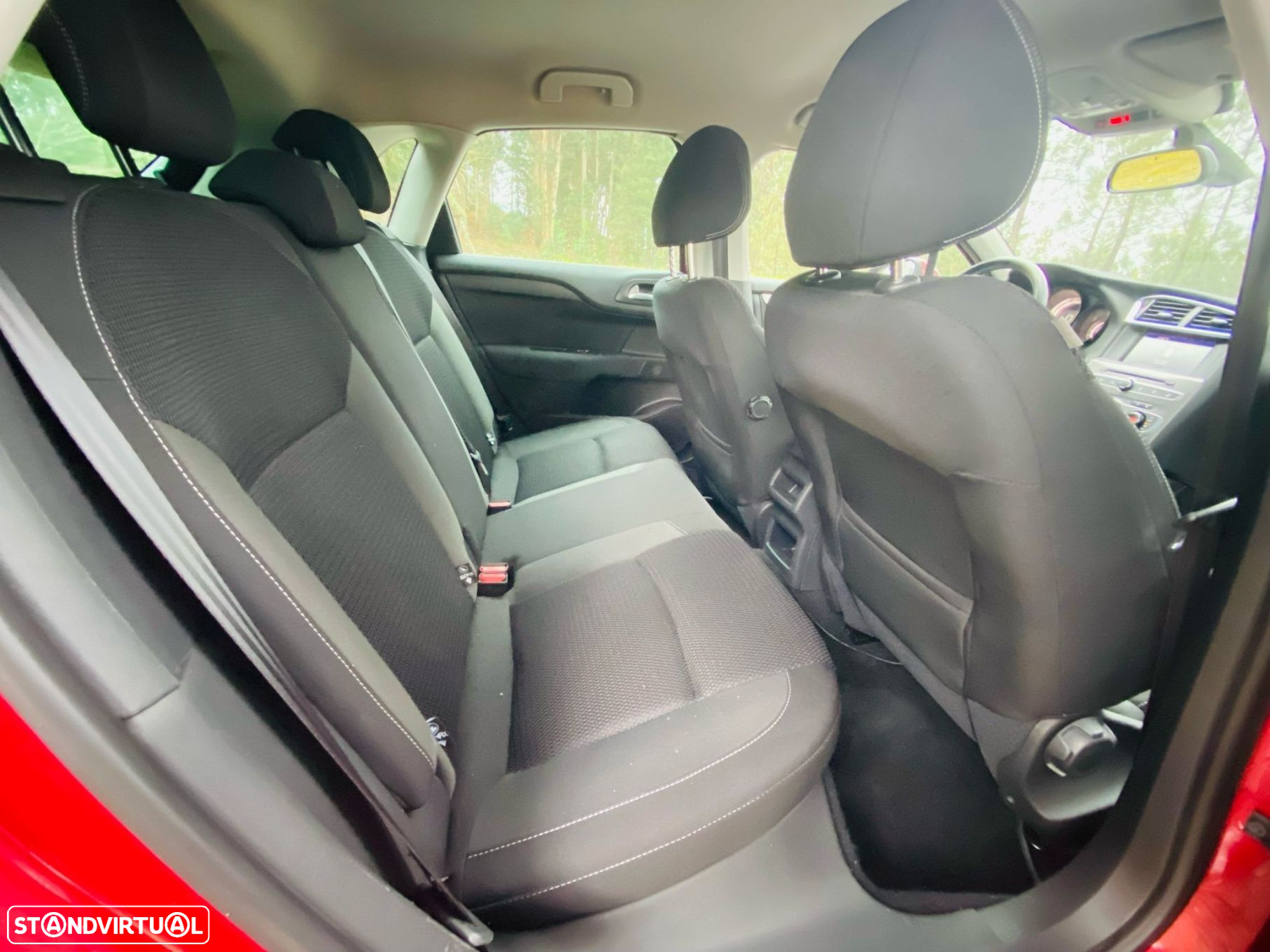 Citroën C4 1.6 BlueHDi Feel EAT6 - 29