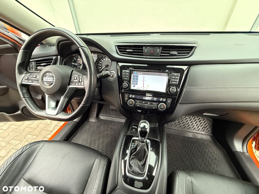 Nissan X-Trail 2.0 dCi Tekna 4WD Xtronic 7os - 17