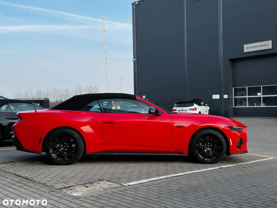 Ford Mustang - 4