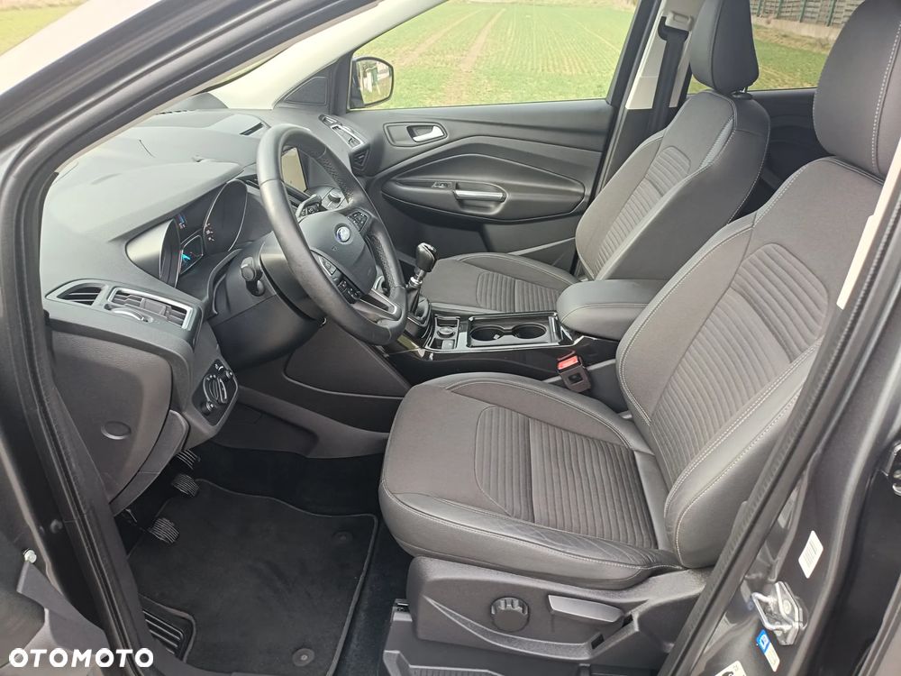 Ford Kuga 1.5 EcoBoost 2x4 Titanium - 6