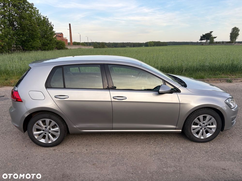 Volkswagen Golf - 2