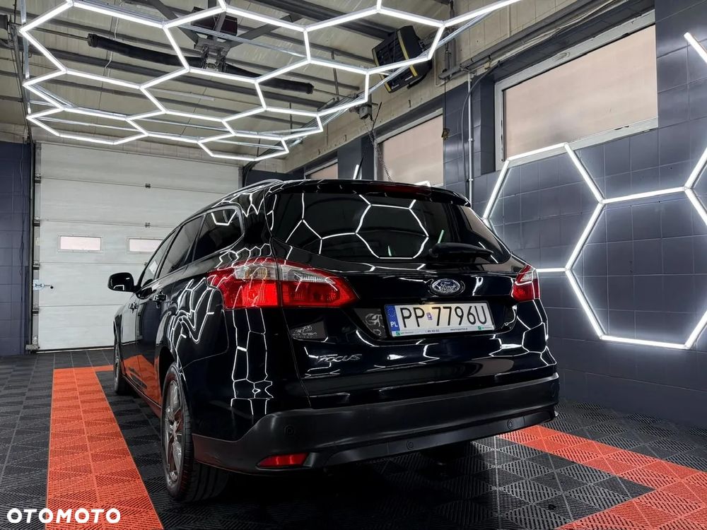 Ford Focus 1.6 TDCi DPF SYNC Edition - 5