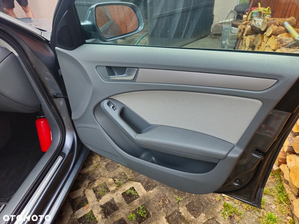 Audi A4 ver-avant-2-0-tdi-116g-dpf-ambition - 15