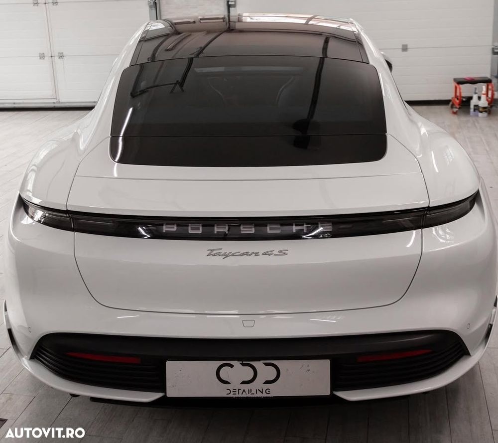 Porsche Taycan - 4