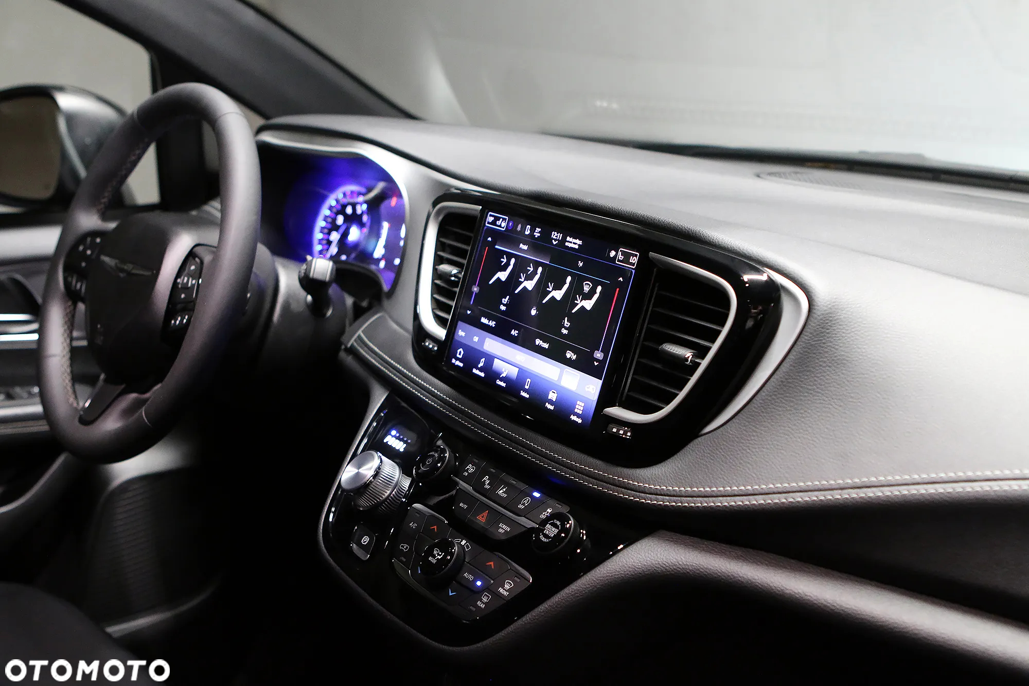 Chrysler Pacifica - 15