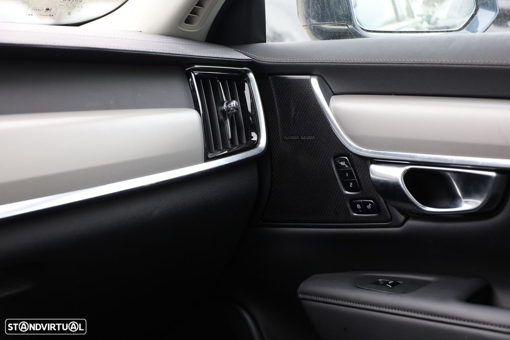 Volvo V90 2.0 T6 PHEV Plus Bright AWD - 17