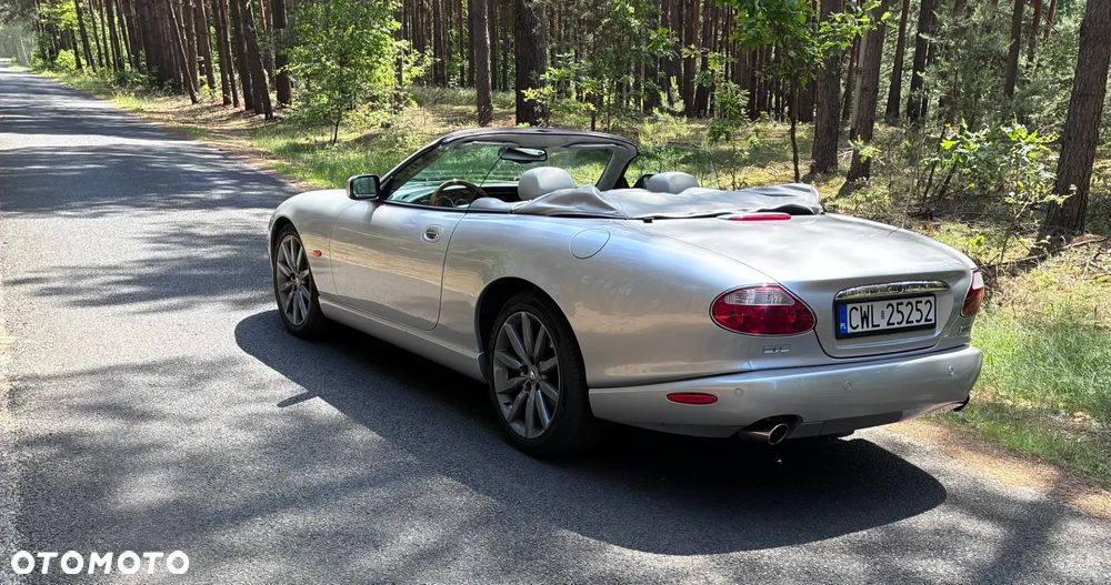 Jaguar XK8 Cabriolet - 19