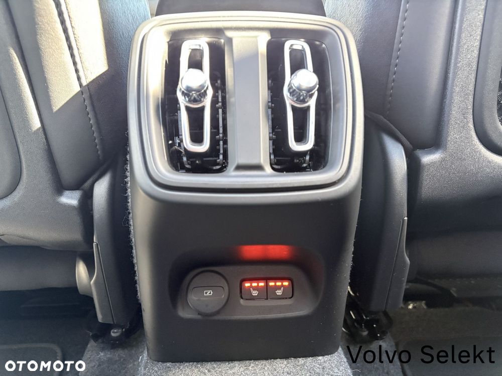 Volvo XC 40 - 25