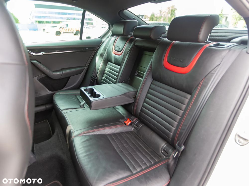 Skoda Octavia 2.0 TDI (Green tec) RS - 17