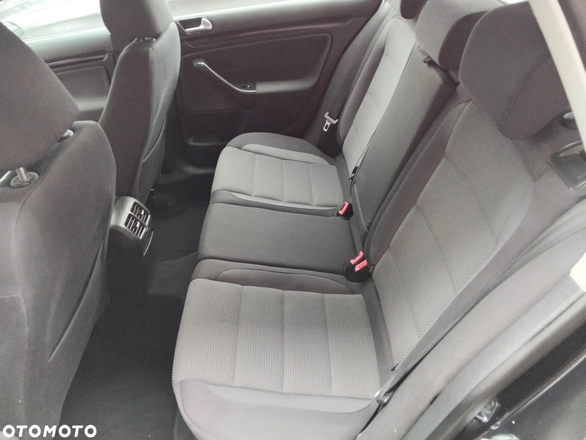 Volkswagen Golf 1.6 TDI DPF Comfortline - 8
