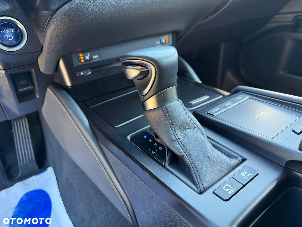 Lexus ES 300h Business Line - 27
