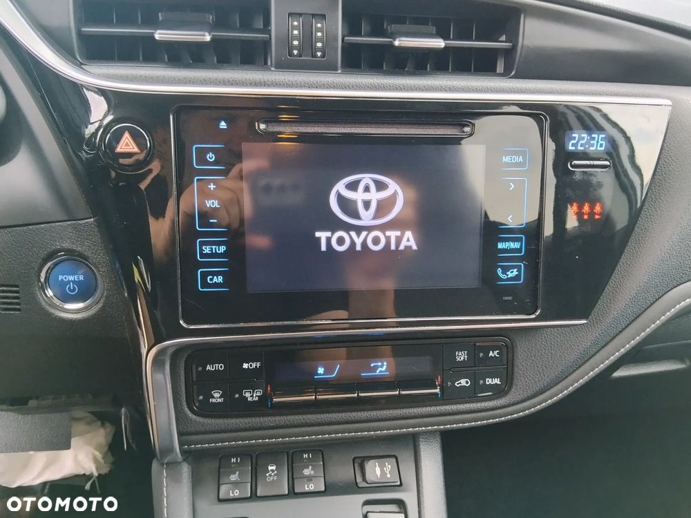 Toyota Auris Hybrid 135 Premium - 8