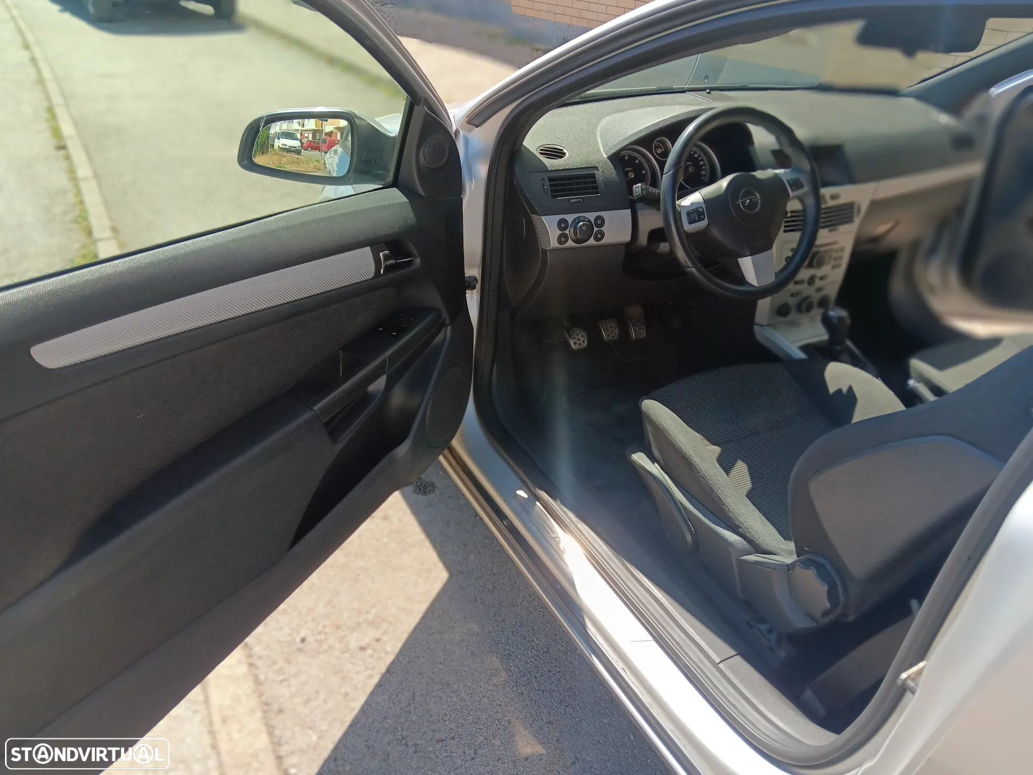 Opel Astra GTC 1.7 CDTi - 9