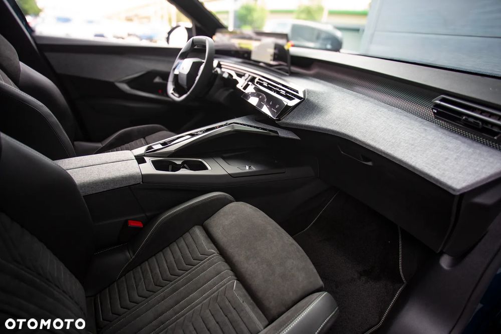 Peugeot 5008 Hybrid 145 e-DSC6 GT - 11