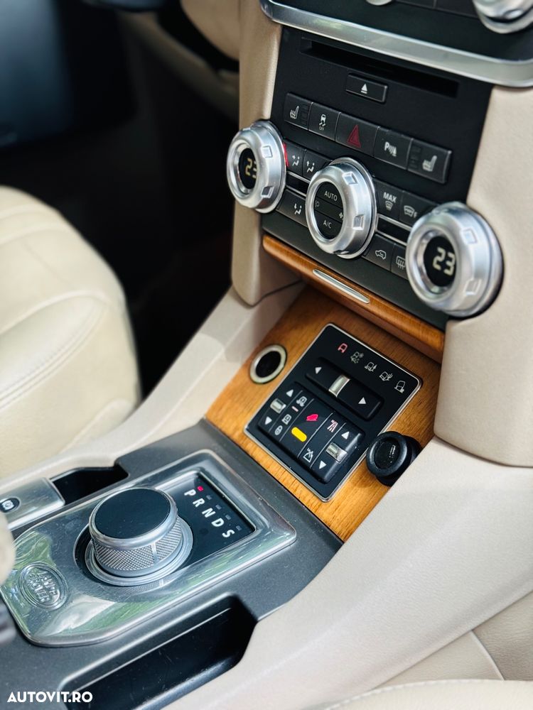 Land Rover Discovery 3.0 L SDV6 HSE Aut. - 27