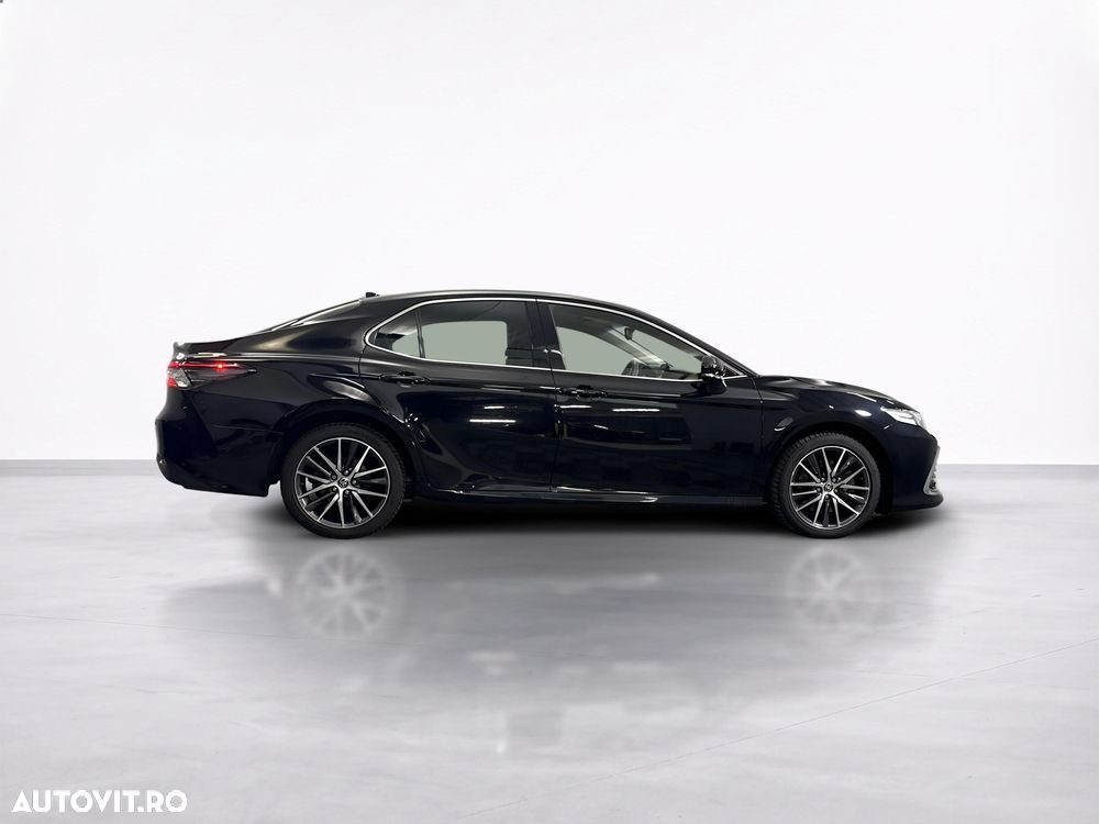 Toyota Camry - 7