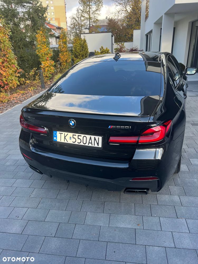 BMW Seria 5 M550i xDrive - 4