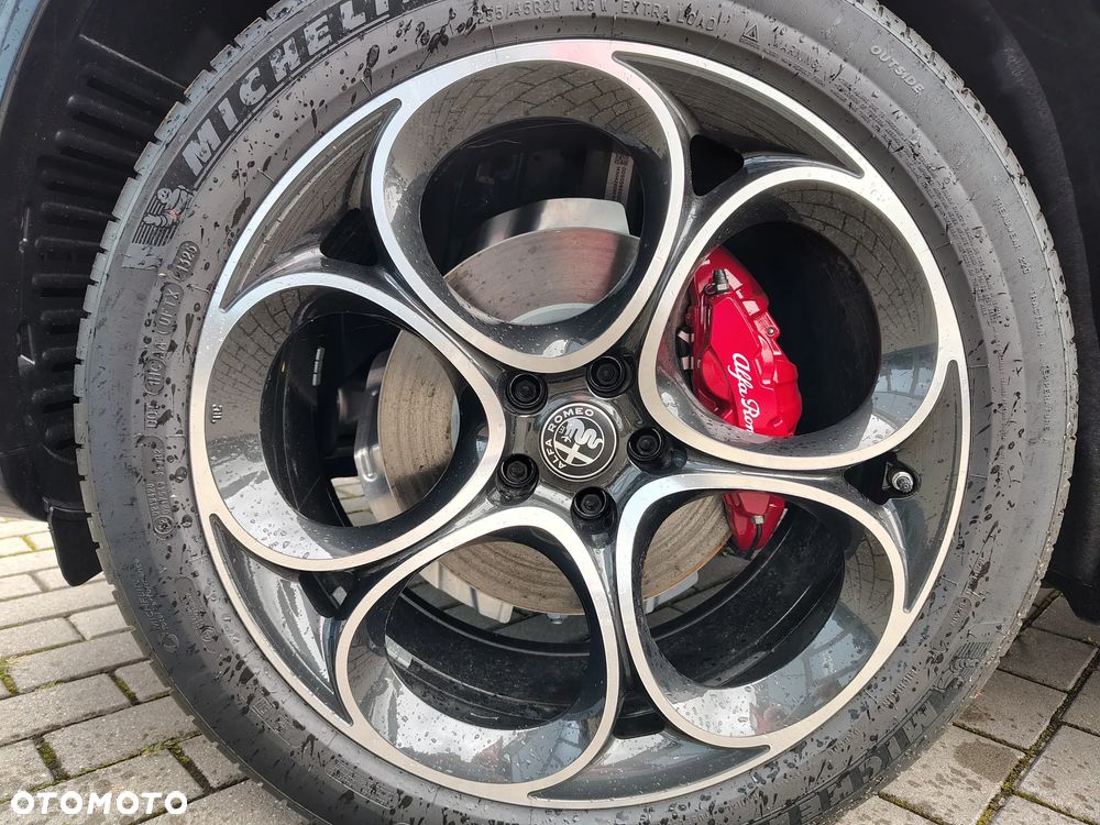 Alfa Romeo Stelvio 2.0 Turbo Veloce Q4 - 25