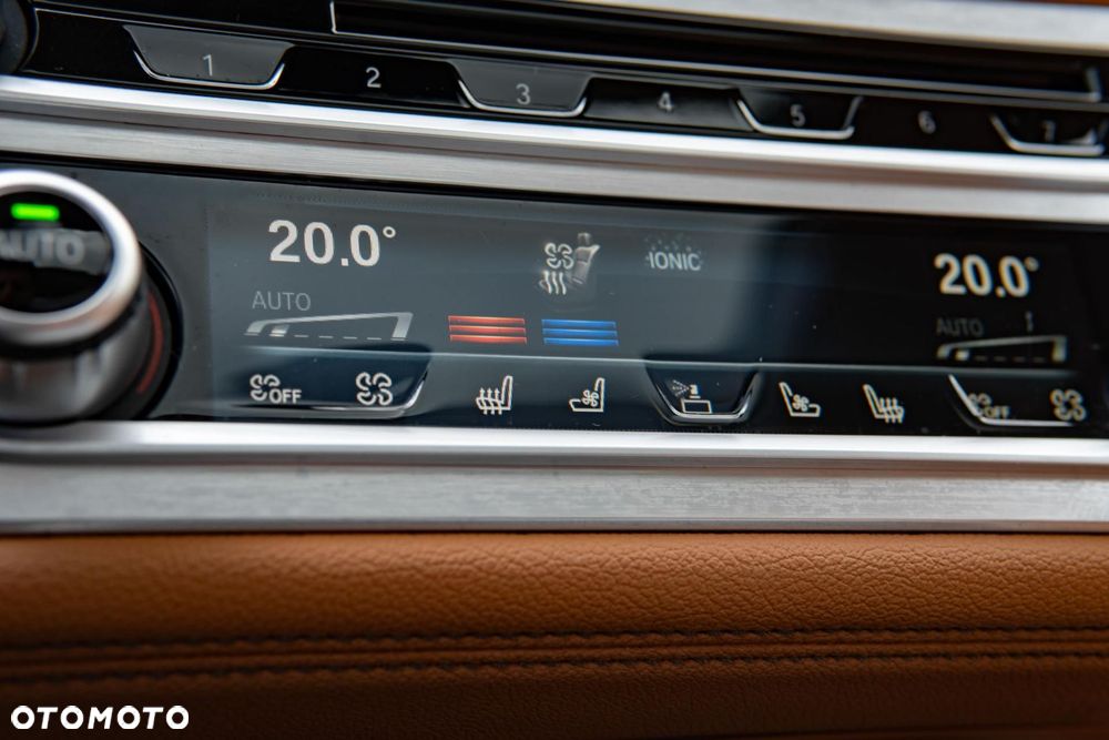 BMW Seria 7 740Li xDrive - 23