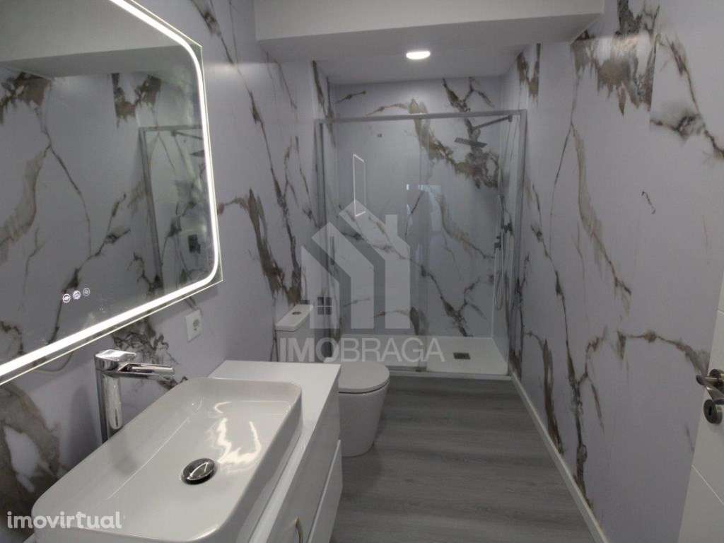 Apartamento T4 Remodelado com Vistas Panorâmicas para Venda em S. V... - Grande imagem: 5/44