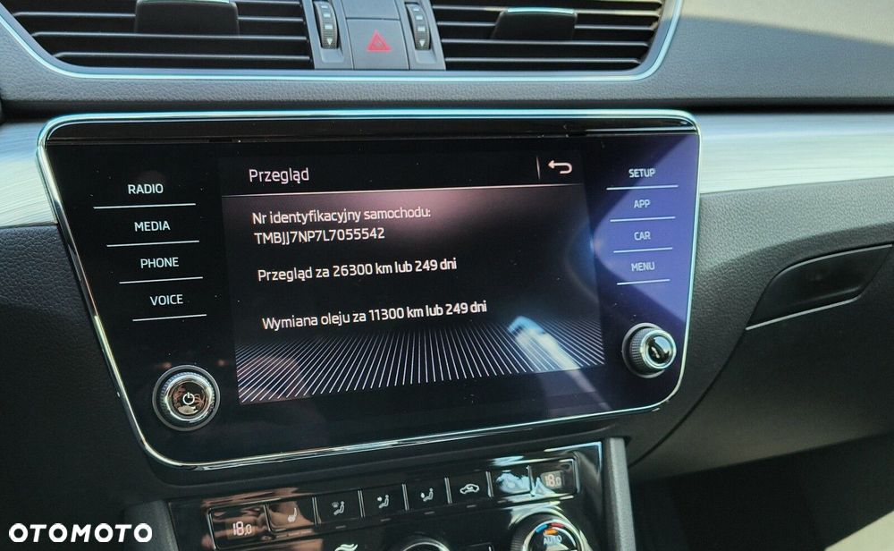 Skoda Superb 2.0 TDI SCR Ambition DSG - 20