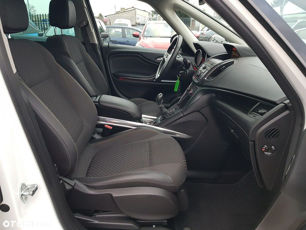 Opel Zafira 1.6 T SIDI Cosmo S&S - 17